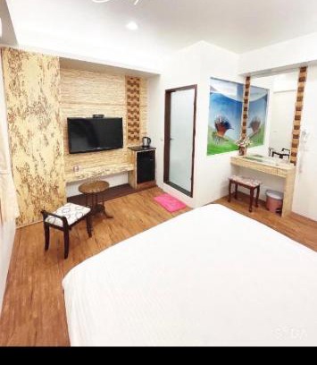 Dongshan House | 漫步河畔