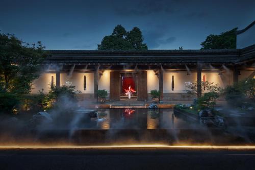 Three Lanes and Seven Alleys Hotel | 福州三坊七巷安民半舍文化酒店Fuzhou Sanfang Qixiang Anmin Banshe Cultural Hotel