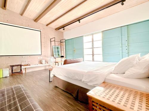 West Central District Hotel | 辣虎邸家 Love Here