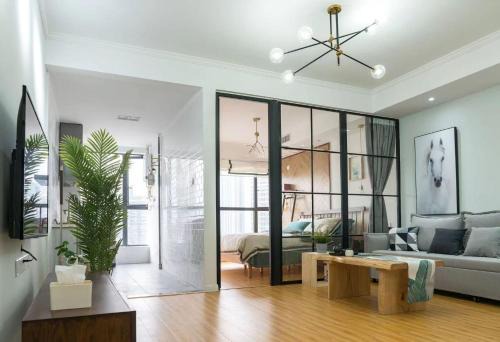 Yuzhong Apartment | 重庆云山民宿Clouds B&B in Jiefangbei
