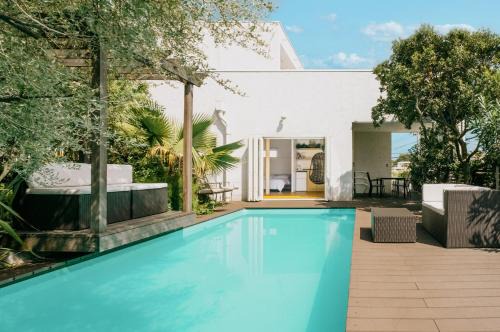 Kamakura Villa | 鎌倉カサブランカプールハウス - 温水プール & サウナ付貸別荘 - Private Villa
