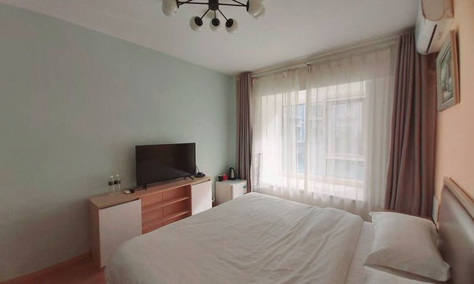 Chengyang Apartment | 青春球场,世纪公园,青岛国家广告产业园丰富美食