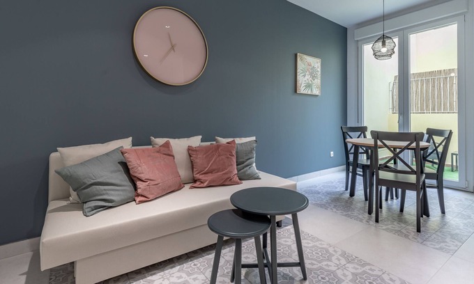 La Petxina Apartment | ꕥ Chic & Comfortable Apartment/Private Terrace ꕥ