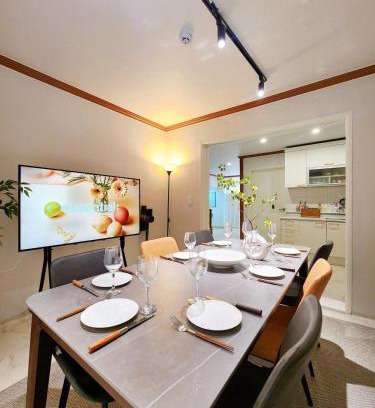 Busanjin Apartment | 강낭콩 스테이 전포역 도보 4분 퀸침대 4개