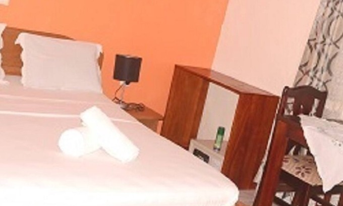 Kribi Bed & Breakfast | 01. Classic Double Room Ile de Bréhat, 1 double bed, DRC