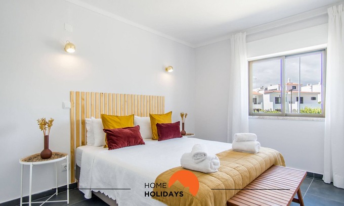 Areias de Sao Joao Apartment | #051 Areias São João by Home Holidays