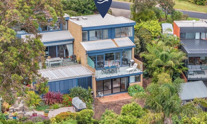 Pambula Beach House | 1/1 Jinjera Parade, Pambula Beach