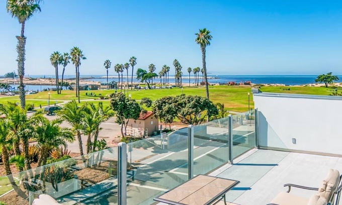 Pierpont Bay House | 1-2 Min Walk To Beach, Ocean Views W/Rooftop Deck