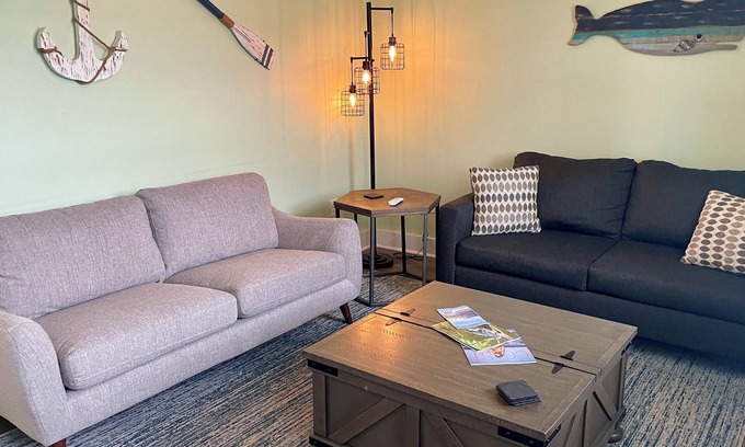 San Jacinto Apartment | 1.5 blks to beach. Pet friendly unit close to cruise terminal/local attractions