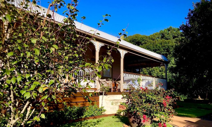 Port Macquarie Cottage | 1.6 kms to Town Beach and 2.2kms from CBD