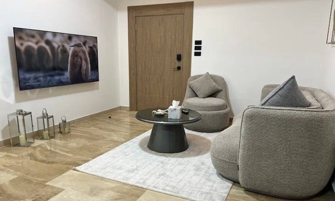 Amman Apartment | #1 Amazing and Modern Apt. Near US Embassy, Abdoun