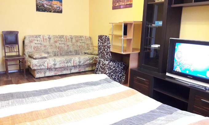 Dzerzhyns'kyi District Apartment | 1-bdrm appartment Ahsarova (4 people)