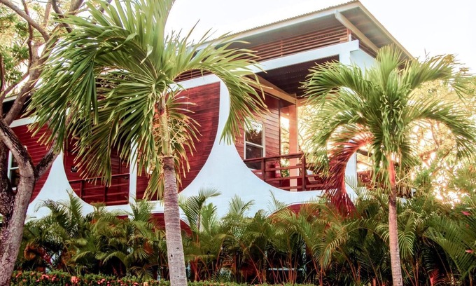 Crawfish Rock Hotel | 1 Bed in a Shared Room in Beta Hostel (3)