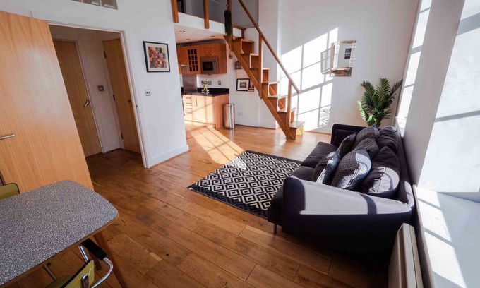 Saint Paul's Apartment | 1-bed maisonette in Portland Square
