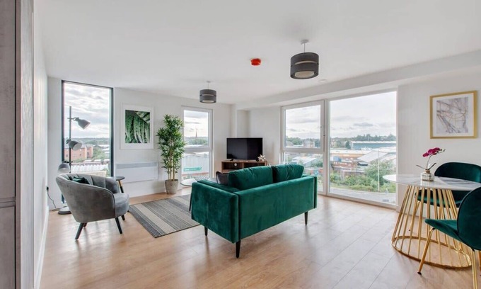 Leeds Apartment | 1 Bed Modern Apartment in a Converted Mill