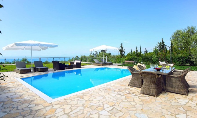 Kavallos Villa | 1 Bed villa w/ pool, built-in BBQ + free A/C