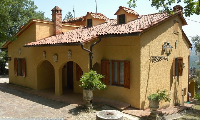 San Donato in Poggio House | 1 bedroom accommodation in San Donato In Poggio