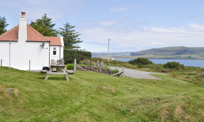 Colbost Cottage | 1 bedroom accommodation in Husabost, Isle of Skye