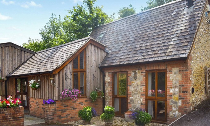 Raymonds Hill Cottage | 1 bedroom accommodation in Lyme Regis