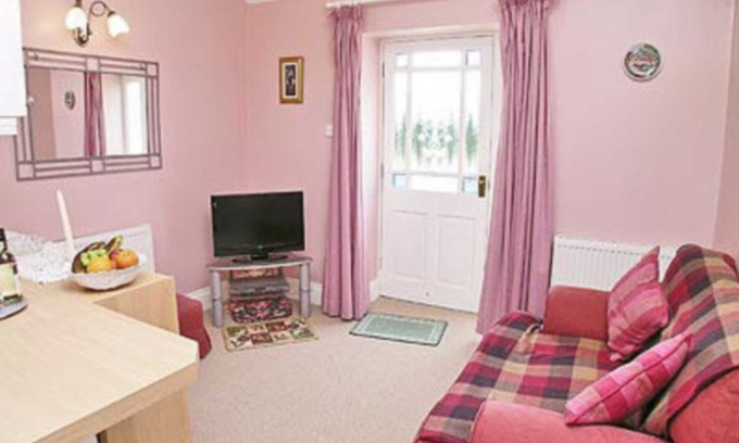 Templecombe Cabin | 1 bedroom accommodation in Templecombe