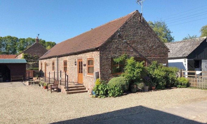 Driffield Cottage | 1 bedroom accommodation in Wansford, near Driffield