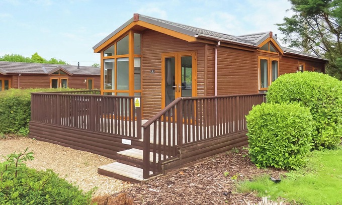Narberth Ski Chalet | 1 bedroom accommodation in Narberth, Nr Tenby