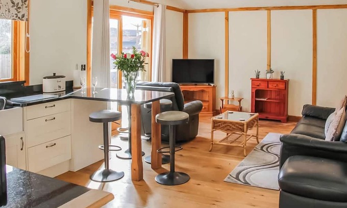 Felton Ski Chalet | 1 bedroom accommodation in Oswestry