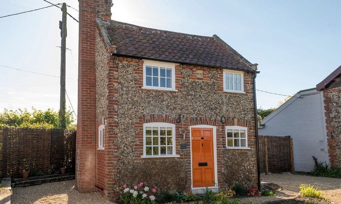 Blythburgh Cabin | 1 bedroom accommodation in Blythburgh, near Southwold