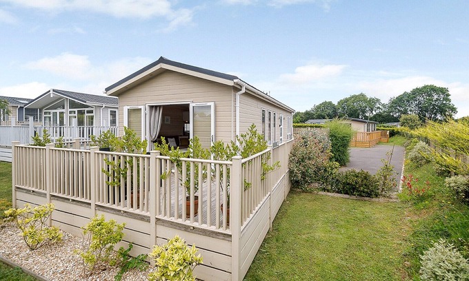 Honiton Cabin | 1 bedroom accommodation in Honiton