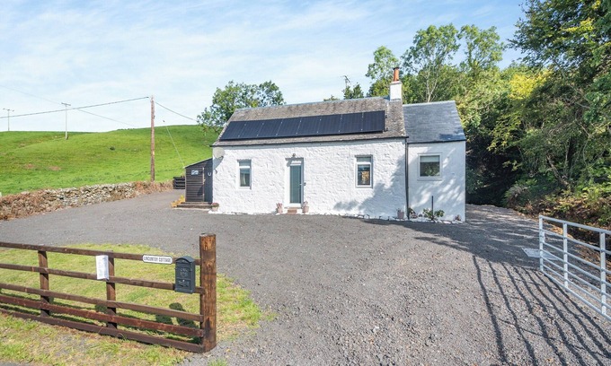 Girvan Cottage | 1 bedroom accommodation in Pinwherry, near Girvan