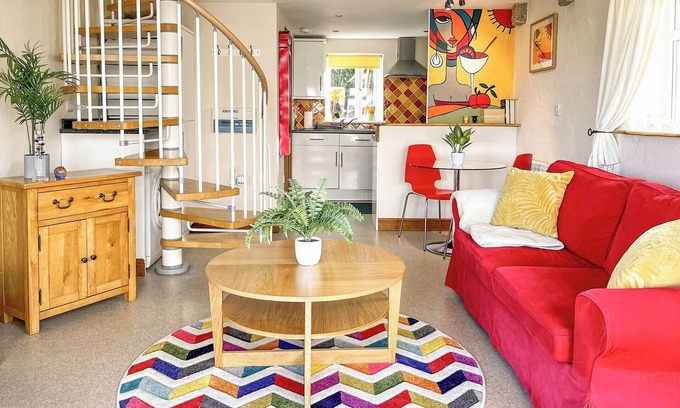 Redruth Cottage | 1 bedroom accommodation in Lanner, near Redruth