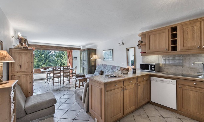 Le Planellet Apartment | 1-bedroom apartment with parking and elevator near the slopes in Megève
