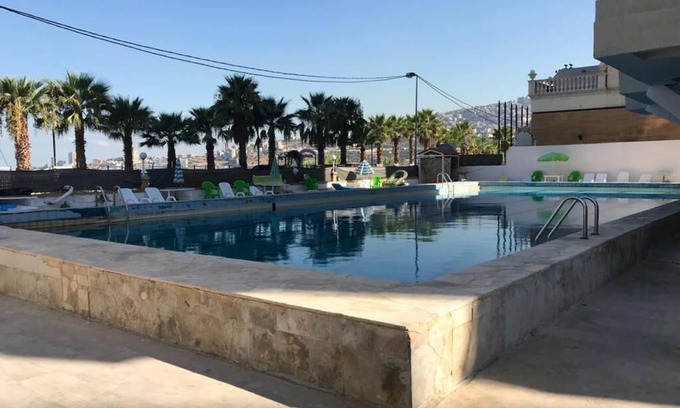 Maamelteine Ski Chalet | 1 Bedroom Chalet in Jounieh,include Generator,pool