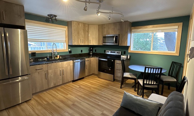 North Admiral Cottage | 1 Bedroom detach unit-10 min walk to Alki beach