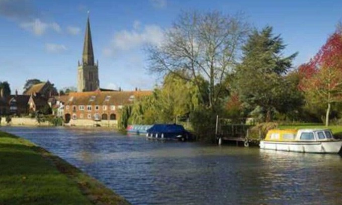 Abingdon Apartment | 1 bedroom flat sleeps 4 in Abingdon Oxfordshire