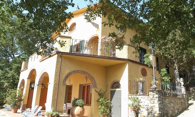 San Donato in Poggio House | 1 bedroom accommodation in San Donato In Poggio