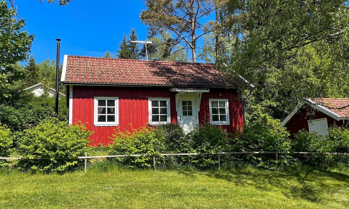 Aspered House | 1 bedroom lovely home in äspered