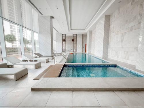 Manama Apartment | 1 Bedroom Luxury Condo Catamaran City View