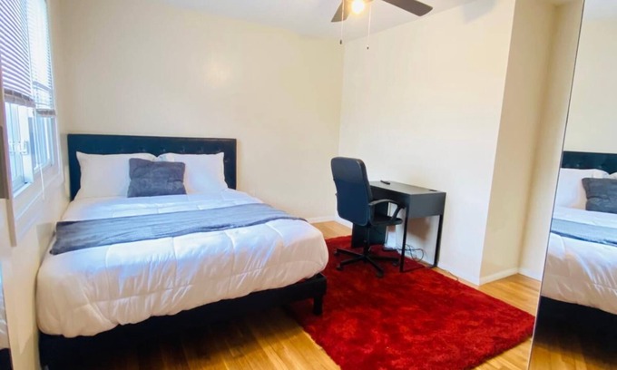 Laurel House | 1 Bedroom Terrace view Quiet Neighborhood shared bathroom living room,kitchen #4
