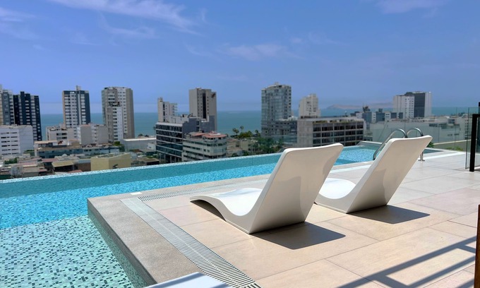 Santa Cruz Apartment | 1 bedroom with pool and ocean view, 5 min from the Malecon of Miraflores.