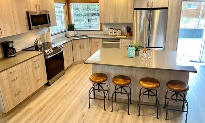 Kiwanda Shores House | 1 Block From Beach, Sleeps 12, Open Plan, Large Deck, Game Room