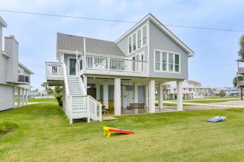 Pirates Beach House | 1 Block to Beach Family Retreat in Galveston!