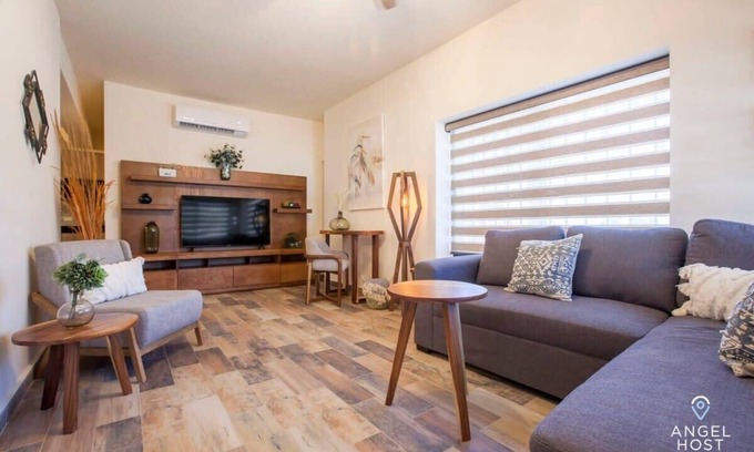 Esterito House | 1 Block to Malecón, Netflix, Beach Access