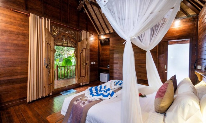 Mushroom Bay Cottage | 1 BR Balinese Wooden Cottage Near Mushroom Beach Nusa Lembongan