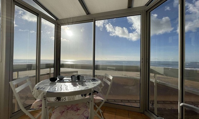 Saint-Gilles-Croix-de-Vie Apartment | 1-BR Apartment with Garage, 50m from the Beach, Saint-Gilles-Croix-de-Vie