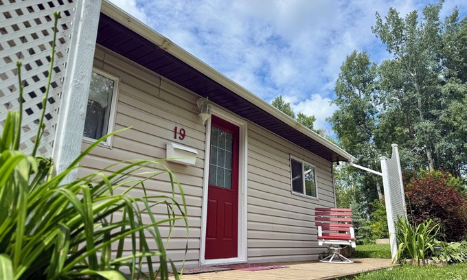 Silver Sands Cottage | 1 BR Private Cottage w/Private deck