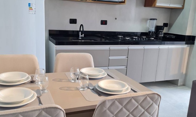 Caicara Apartment | 1 Dorm, Pode Usar o Lazer, 100m da Praia