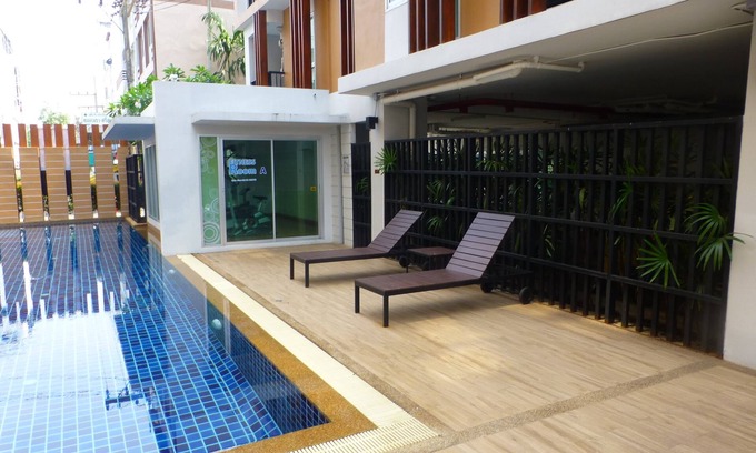 Udon Thani Apartment | 1 Double bedroom Apartment with Swimming pool security and high speed Wifi