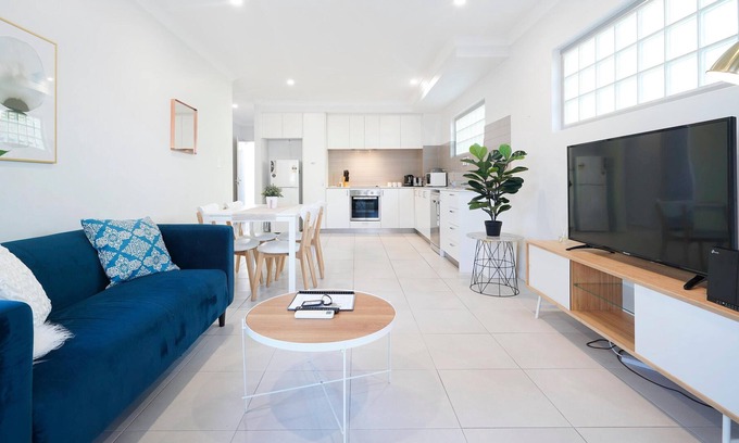 Cloverdale Apartment | 1 Fabulous Family on Fisher - parking 2 bed 2 bath
