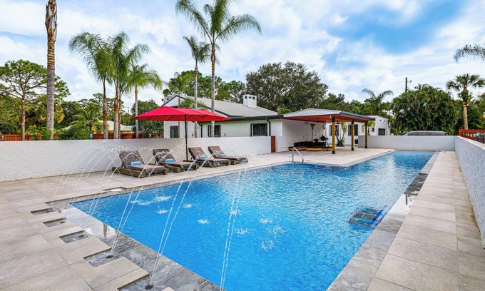 Stuart House | 1 Mi to Boat Ramp: 'The Islander' Home w/Yard